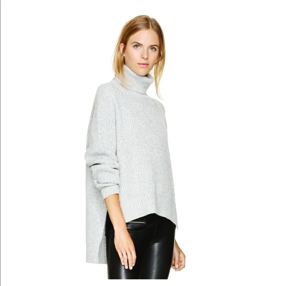 Aritzia Wilfred Free Lin Sweater in Grey
